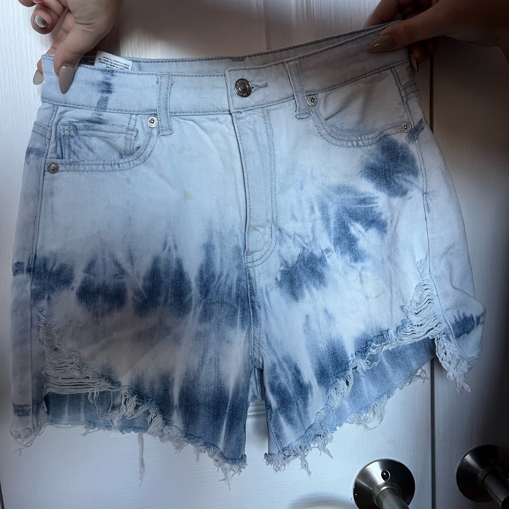 American Eagle High Rise Mom Short Tyedye